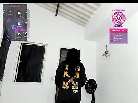 sweetCatallina online show from May 29, 2026, 10:24 am