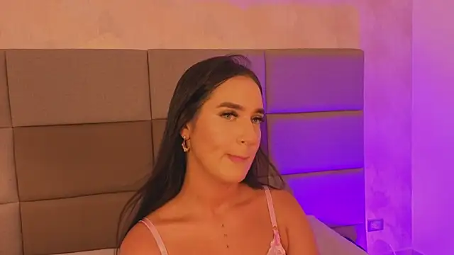 Emily luve online show from May 4, 2026, 7:54 pm