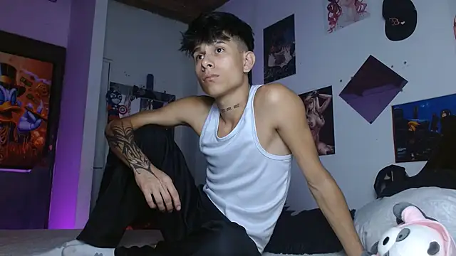 Snapshot of Jake_beach_ chatting on June 19, 2026, 7:28 pm Jake beach online show from June 19, 2026, 7:28 pm