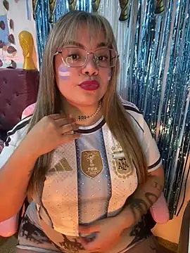 Lindalatina2001 online show from June 23, 2026, 12:30 am