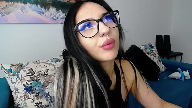 Snapshot of RavenFoxxy chatting on July 26, 2026, 7:04 am RavenFoxxy online show from July 26, 2026, 7:04 am