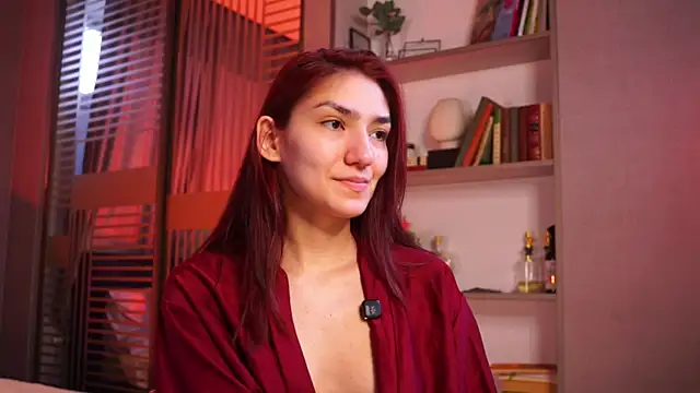 Roxa Lana online show from June 24, 2026, 3:00 pm