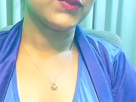 Snapshot of Spit_queenC_for_you chatting on July 23, 2026, 10:02 am Spit queenC for you online show from July 23, 2026, 10:02 am