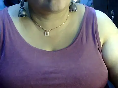 Soniya Sha online show from July 28, 2026, 2:13 pm
