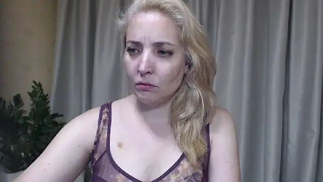 sweetpussy online show from July 25, 2026, 3:53 pm