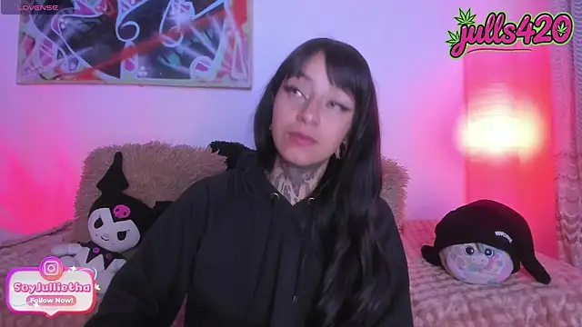 Julls420  online show from July 3, 2026, 9:05 am