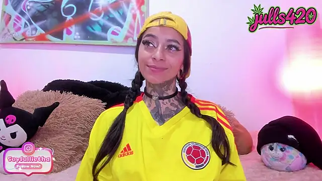 Julls420  online show from July 4, 2026, 2:40 am