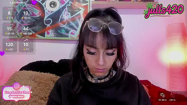 Julls420  online show from July 15, 2026, 9:58 am
