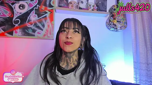 Julls420  online show from July 30, 2026, 1:48 am
