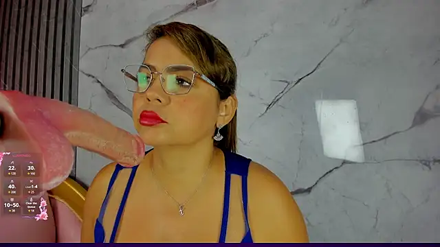 Snapshot of shayra_boobs2 chatting on June 22, 2026, 10:01 am shayra boobs2 online show from June 22, 2026, 10:01 am