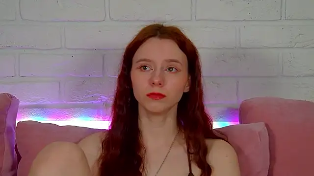 ArinaKubrick online show from April 28, 2026, 4:34 pm
