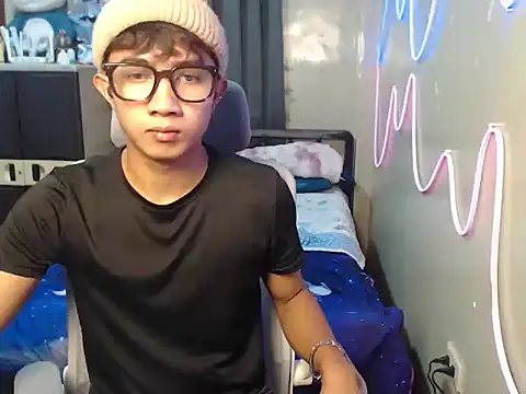 Ur hottestjonny online show from June 18, 2026, 10:41 am
