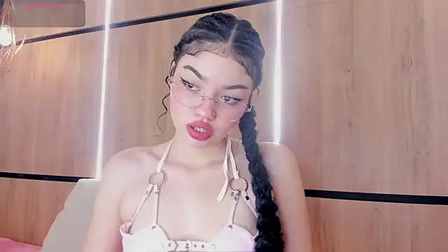 chloe cortez online show from July 15, 2026, 11:48 am