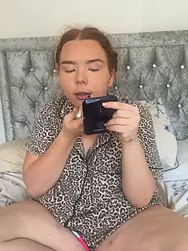 AnnieAinsx online show from July 28, 2026, 11:28 am