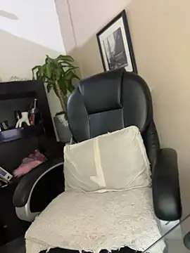 TaylorSweetI online show from July 9, 2026, 10:52 am