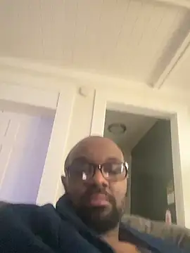 Snapshot of MrUnintentional chatting on July 7, 2026, 2:43 pm MrUnintentional online show from July 7, 2026, 2:43 pm