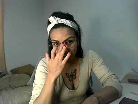 luluclark69 online show from June 3, 2026, 3:06 pm