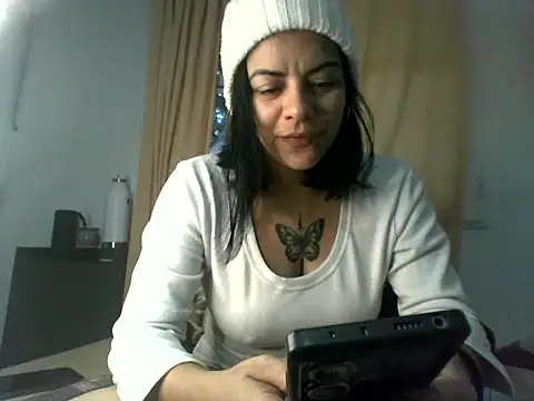 luluclark69 online show from June 4, 2026, 11:38 am