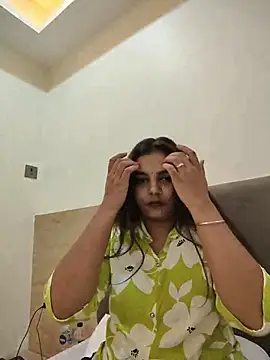 Himani 0122 online show from July 3, 2026, 8:04 pm