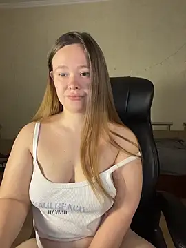 Snapshot of CaramelleSugarr chatting on May 8, 2026, 6:57 pm CaramelleSugarr online show from May 8, 2026, 6:57 pm