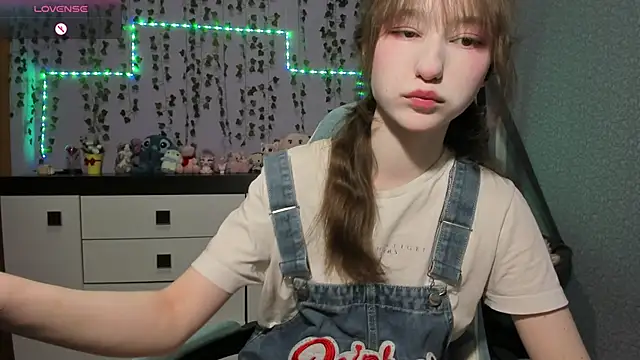 Yoonhee ki online show from June 28, 2026, 8:26 pm