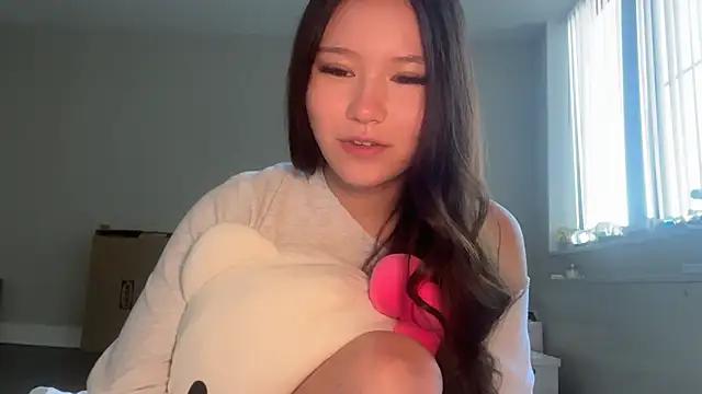 luvvivii online show from June 4, 2026, 12:44 pm