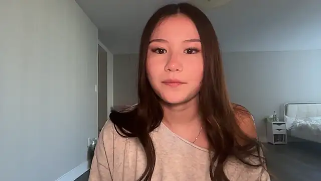 luvvivii online show from July 10, 2026, 12:41 pm