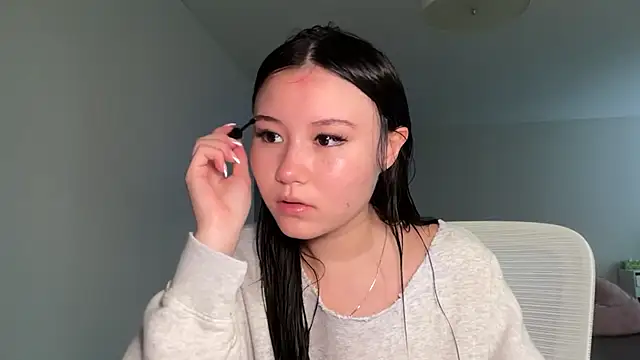 luvvivii online show from July 21, 2026, 3:14 pm