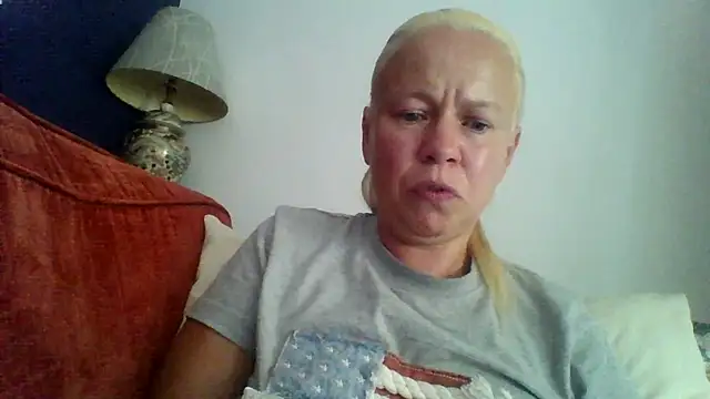 jennyblondeuk online show from July 20, 2026, 6:43 pm
