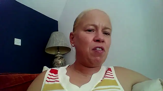 jennyblondeuk online show from July 25, 2026, 2:36 pm