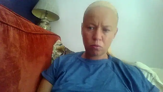 jennyblondeuk online show from July 26, 2026, 2:02 pm