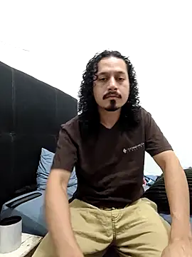 Snapshot of CarlosGM77 chatting on April 30, 2026, 3:18 pm CarlosGM77 online show from April 30, 2026, 3:18 pm