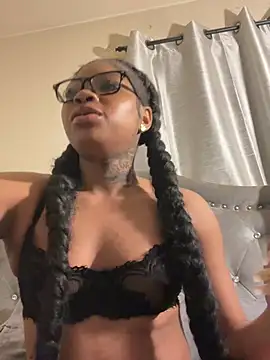 Snapshot of cumforyannna chatting on May 8, 2026, 11:37 am cumforyannna online show from May 8, 2026, 11:37 am