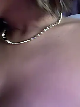 vicky bass  online show from June 28, 2026, 1:33 am