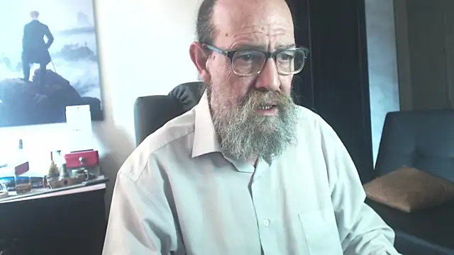 Snapshot of Uncle_Hottie chatting on July 10, 2026, 3:03 pm Uncle Hottie online show from July 10, 2026, 3:03 pm