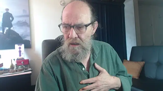 Snapshot of Uncle_Hottie chatting on July 11, 2026, 3:15 pm Uncle Hottie online show from July 11, 2026, 3:15 pm