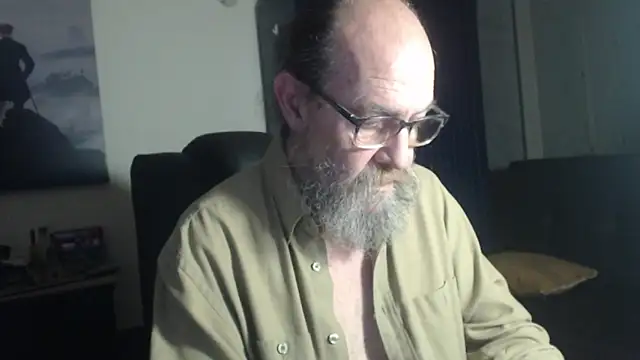 Snapshot of Uncle_Hottie chatting on July 14, 2026, 2:05 am Uncle Hottie online show from July 14, 2026, 2:05 am
