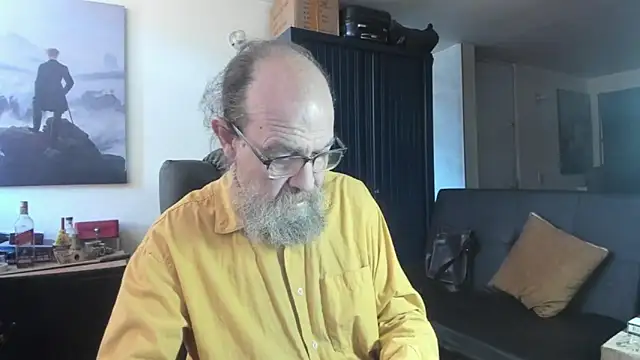 Snapshot of Uncle_Hottie chatting on July 25, 2026, 2:47 pm Uncle Hottie online show from July 25, 2026, 2:47 pm