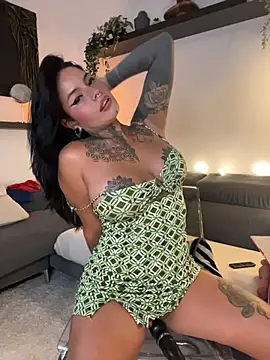 ReynaTatty online show from July 19, 2026, 3:05 pm