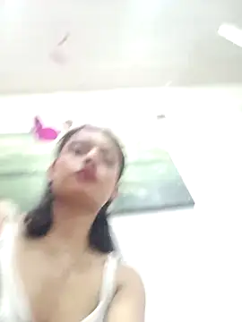 Snapshot of honeyluxe_ chatting on April 25, 2026, 5:10 am honeyluxe online show from April 25, 2026, 5:10 am