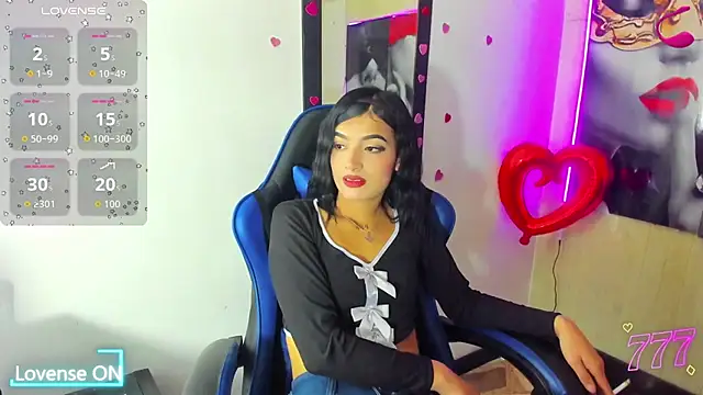 honeyluxe  online show from July 22, 2026, 8:33 pm