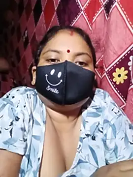 sexypojaa233 online show from August 4, 2026, 5:48 pm