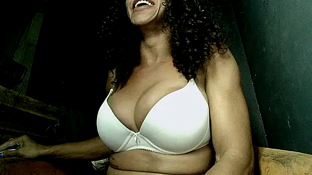 paolla23cm brasil online show from May 14, 2026, 3:24 am