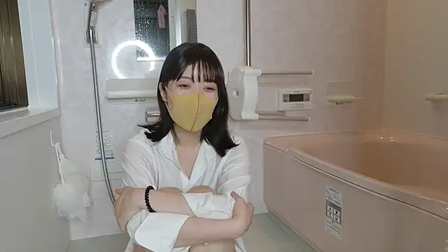 minami room online show from June 8, 2026, 4:46 am