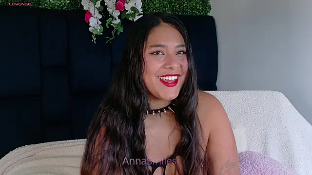 Snapshot of AnnaSmiles chatting on July 13, 2026, 6:44 pm AnnaSmiles online show from July 13, 2026, 6:44 pm