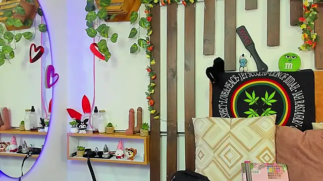 MeowMota  online show from July 25, 2026, 6:49 pm