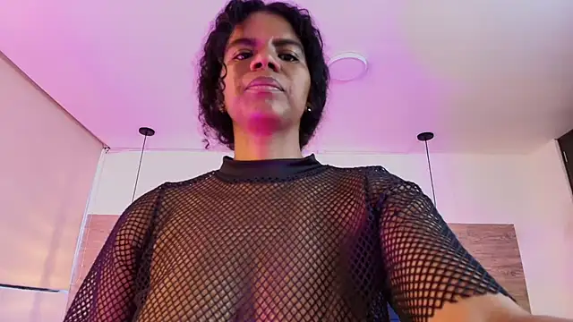 Ellie-Alves online show from July 28, 2026, 1:54 pm