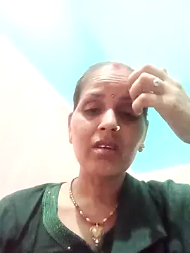 Hasmi hot09 online show from May 17, 2026, 6:15 pm