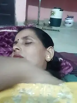 Hasmi hot09 online show from May 18, 2026, 5:52 pm