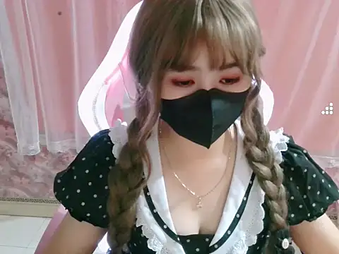 -Violet-t online show from July 12, 2026, 1:13 pm